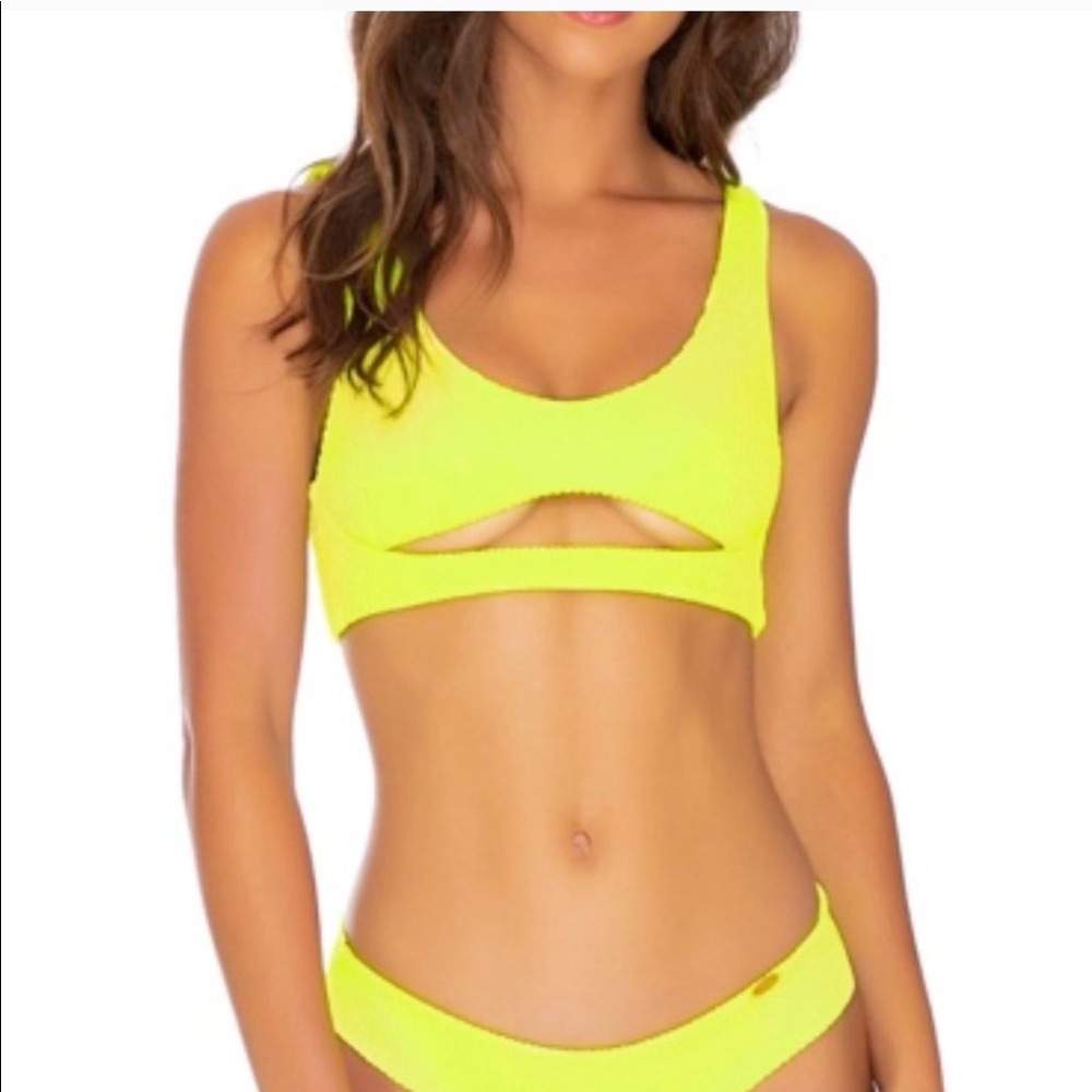 Luli fama pura curiosidad swim top